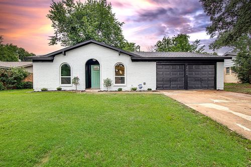 7424 Van Natta Ln, Fort Worth, TX, 76112-5906 | Card Image