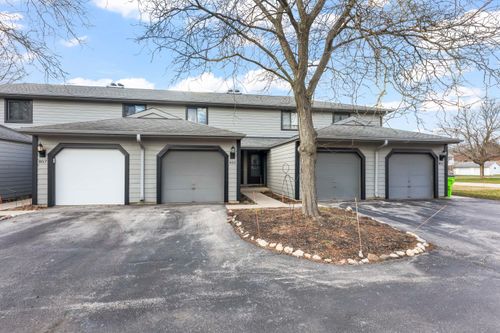 805 S Imperial Dr, HARTLAND, WI, 53029-2731 | Card Image