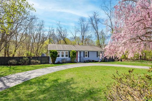 46 New York Avenue, Brookhaven, NY, 11789 | Card Image