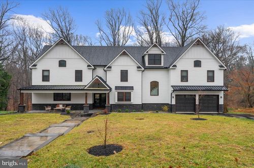 8 Chipmunk Ln, MEDIA, PA, 19063-4708 | Card Image