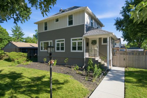8423 Greenview Ave, Brookfield, IL, 60513-1710 | Card Image