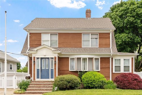 63 Tucker St, Lincoln, RI, 02865-2142 | Card Image