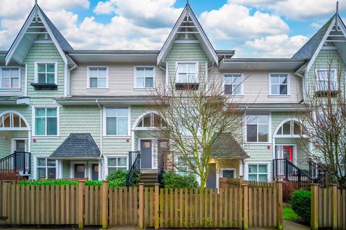 206-7250 18th Ave, Burnaby, BC, V3N1H3 | Card Image