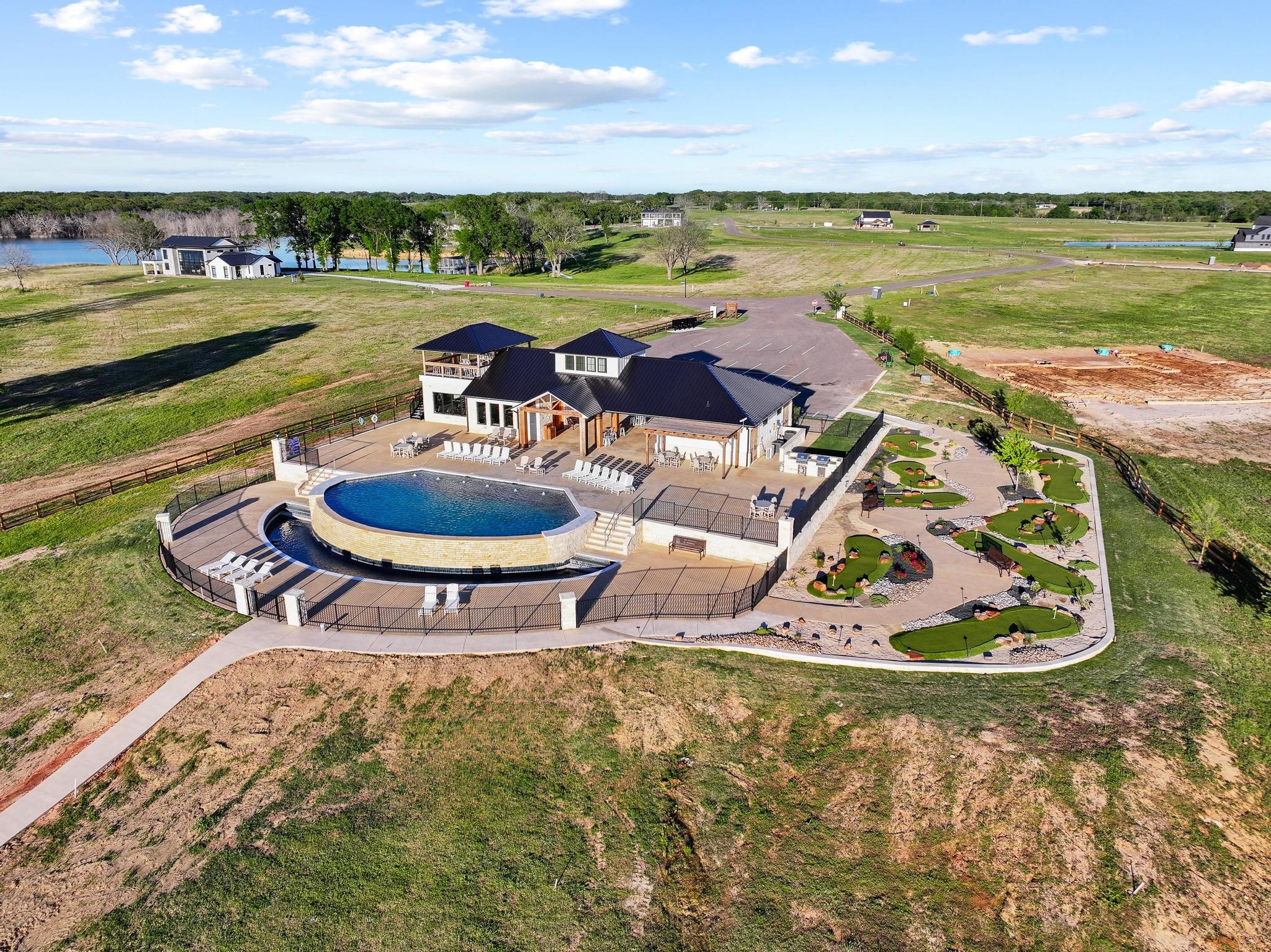 Land in Honey Grove 5