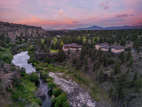 8050 Nw Grubstake Way, Redmond, OR, 97756-8096 | Card Image