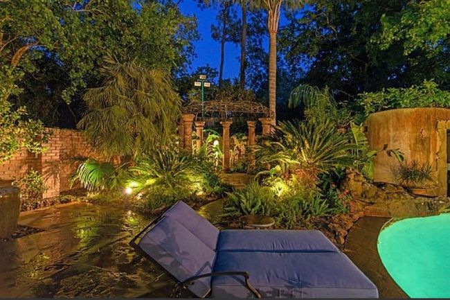 Fire Pit area | Image 6