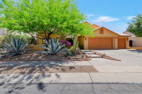 8390 N Poudre Dr, Tucson, AZ, 85743-1028 | Card Image