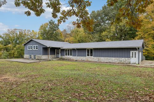 1070 Steel Springs Rd, Clarksville, TN, 37040-7001 | Card Image