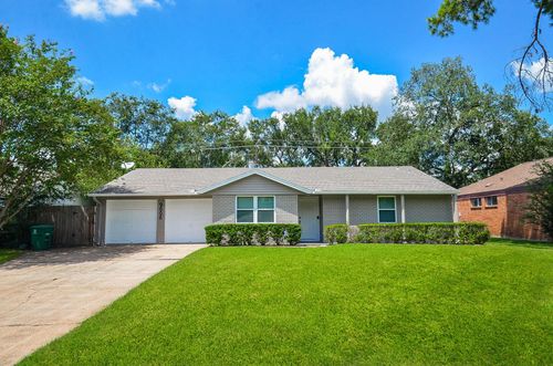 9606 Highmeadow Dr, Houston, TX, 77063-3716 | Card Image