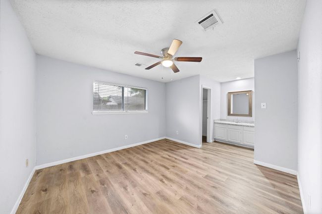 1617 Pecan Hollow St, House other with 4 bedrooms, 2 bathrooms and 2 parking in Pearland TX | Image 7