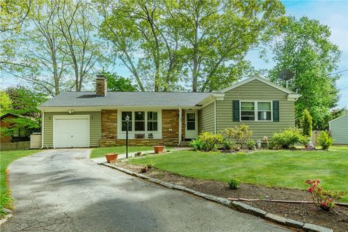 220 Alvin St, Warwick, RI, 02886-2914 | Card Image