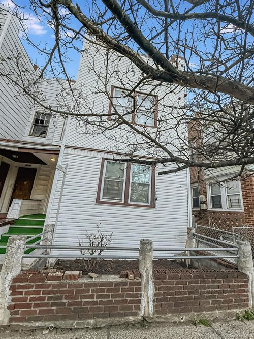 10913 127th St, South Ozone Park, NY, 11420-1518 | Card Image