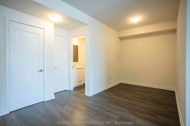 1806 - 28 Freeland St, Condo with 2 bedrooms, 1 bathrooms and null parking in Toronto ON | Image 8