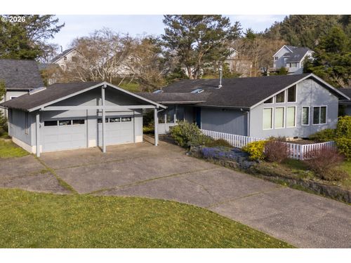 341 Combs Cir, Yachats, OR, 97498-8426 | Card Image