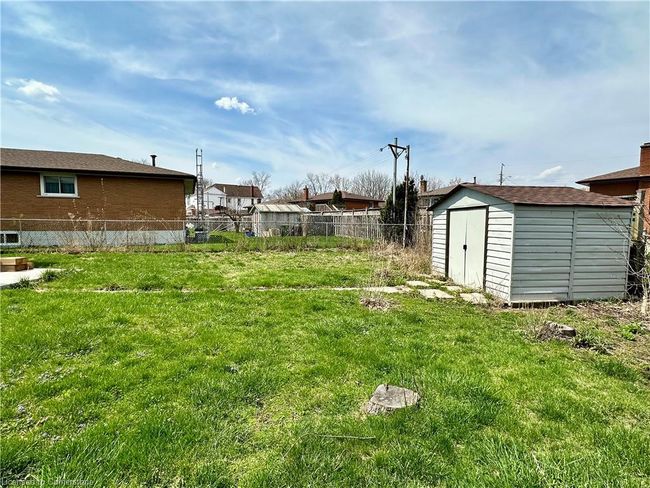 10 Sandlyn Crt, House other with 5 bedrooms, 2 bathrooms and 2 parking in Hamilton ON | Image 16