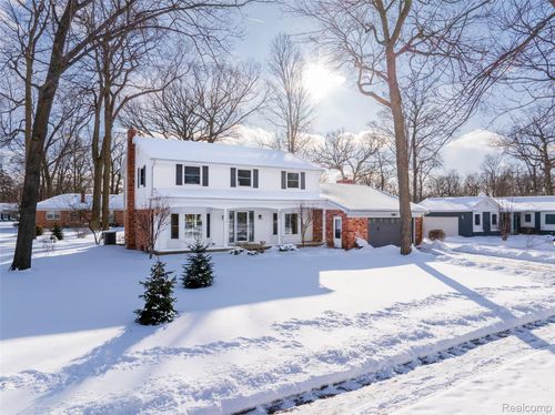 534 Westover Pass, Grand Blanc, MI, 48439-1017 | Card Image