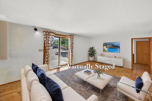 1564 Navajo Dr, Santa Fe, NM, 87505-3826 | Card Image
