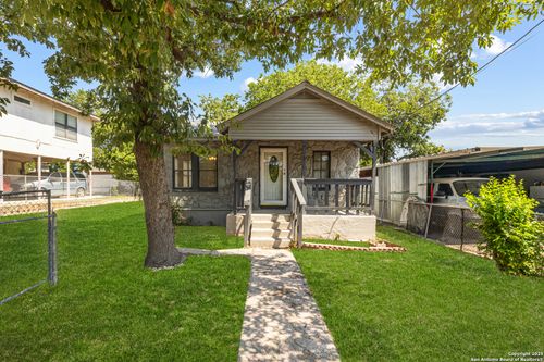 1327 Bailey Ave, San Antonio, TX, 78210-3733 | Card Image