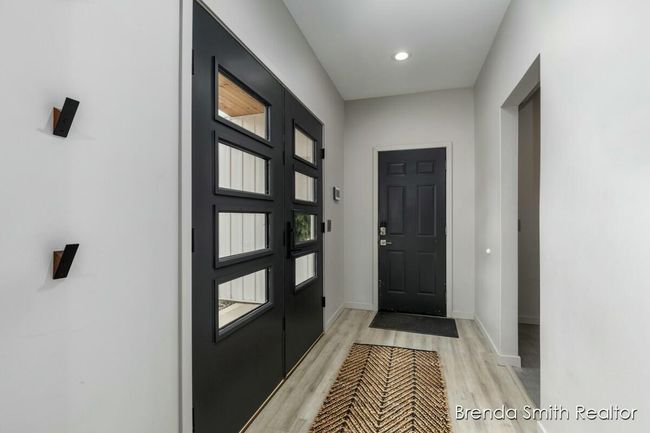 Entry | Image 4