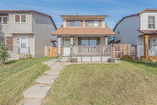 136 Castleridge Dr Ne, Calgary, AB, T3J1Y8 | Card Image