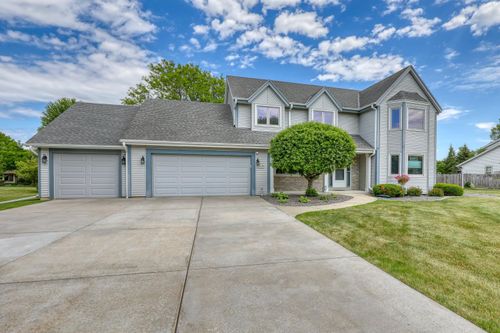 W146N6234 Wigwam Dr, Menomonee Falls, WI, 53051 | Card Image