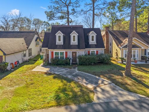 2812 Old Carriage Ln, Fort Walton Beach, FL, 32547-6853 | Card Image