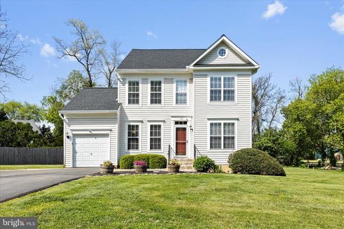 102 Delaware Ave, HAMILTON, VA, 20158-9702 | Card Image