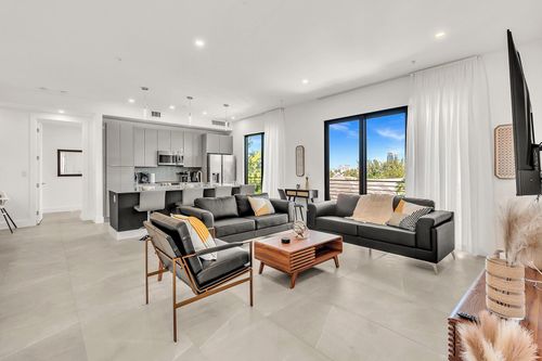 apt-204-2100 Miami Rd, Fort Lauderdale, FL, 33316-3524 | Card Image