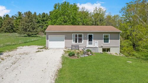 8402 368th Avenue, Wheatland, WI, 53105 | Card Image