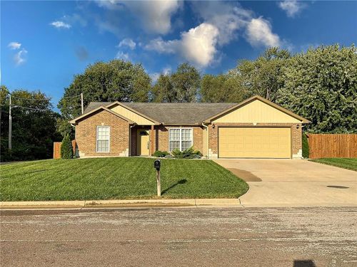 2706 Wild Rose Ln, Sedalia, MO, 65301-0361 | Card Image