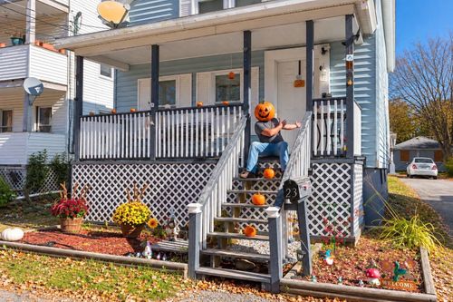 23 Webster St, Winchendon, MA, 01475-1435 | Card Image