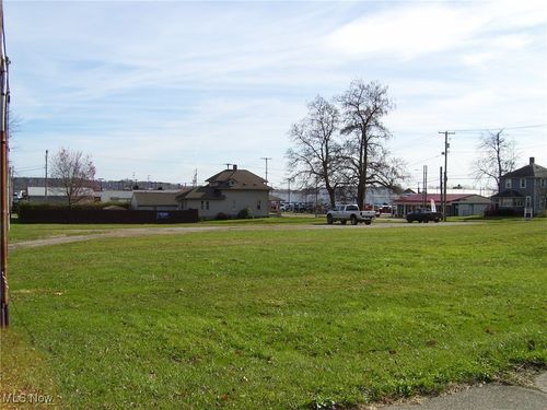 41 E Ohio Ave, Rittman, OH, 44270-1505 | Card Image