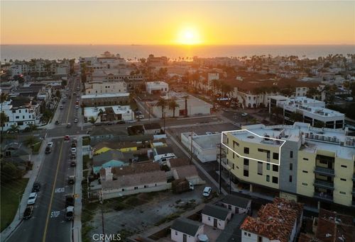 400-414 Main St, Huntington Beach, CA, 92648-8198 | Card Image