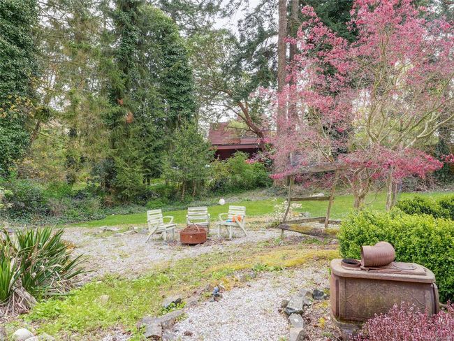 3935 Tudor Ave, House other with 4 bedrooms, 3 bathrooms and 1 parking in Saanich BC | Image 23