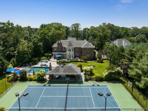 5 Kodiak Dr, Woodbury, NY, 11797-2704 | Card Image
