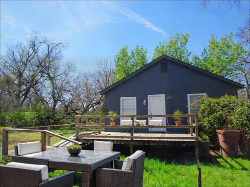 1107 Beech St, Bonham, TX, 75418-2912 | Card Image