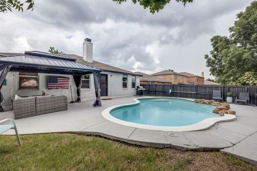 8426 Jacaranda Way, Arlington, TX, 76002-4524 | Card Image