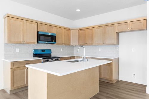 7563 Grapevine Ct, West Richland, WA, 99353-5586 | Card Image