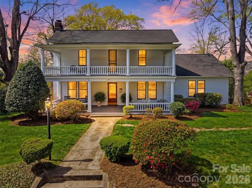 321 9th St Nw, Hickory, NC, 28601-4834 | Card Image