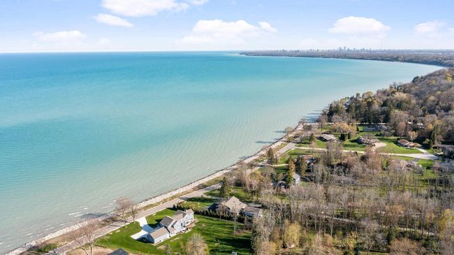 7515 N Beach Drive, House other with 4 bedrooms, 4 bathrooms and null parking in Fox Point WI | Image 39