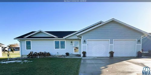 1073 14th Cir Ne, Sioux Center, IA, 51250-4302 | Card Image