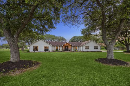 1759 Woody Ln, Sealy, TX, 77474-8728 | Card Image