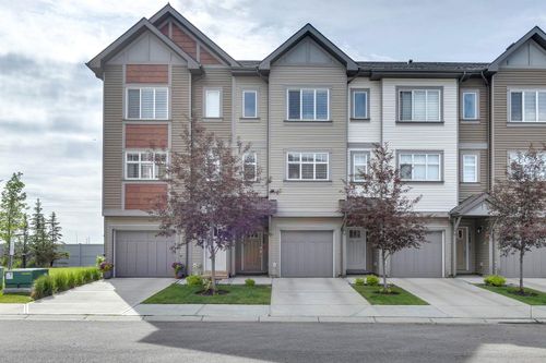 126 Copperstone Villas Se, Calgary, AB, T2Z5E3 | Card Image
