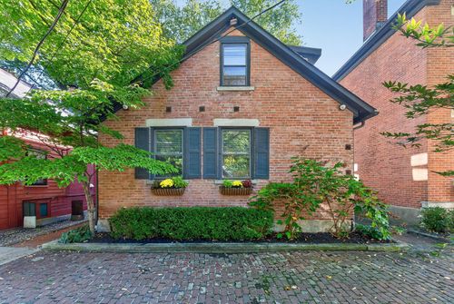 752 City Park Ave, Columbus, OH, 43206-2043 | Card Image