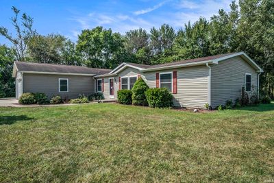 71647 County Road 133, House other with 3 bedrooms, 2 bathrooms and null parking in Syracuse IN | Image 2