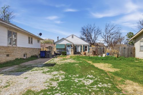 1122 S Xanthus Place, Tulsa, OK, 74104 | Card Image