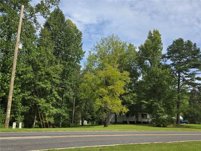 239 Reavis Road, House other with 3 bedrooms, 1 bathrooms and null parking in Yadkinville NC | Image 2