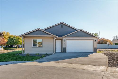 425 N Garvin Ct, Greenacres, WA, 99016 | Card Image