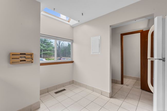 118 - 118 Hilltop Dr, House other with 2 bedrooms, 2 bathrooms and null parking in Weatogue CT | Image 7