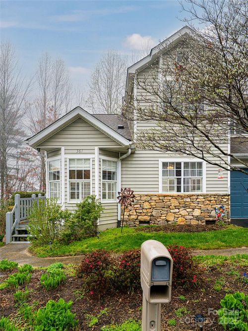 361 Laurel Park Pl, Hendersonville, NC, 28791-3783 | Card Image